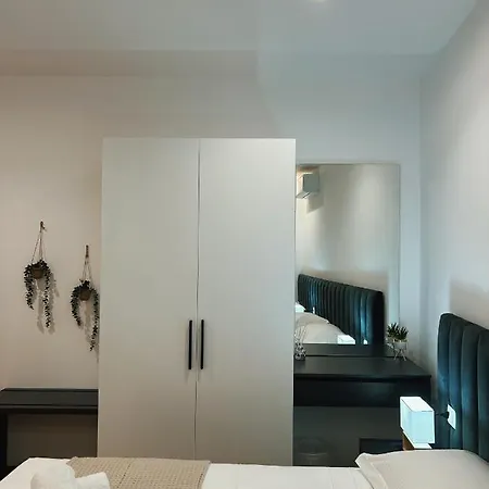 Clinton Penzion Tirana