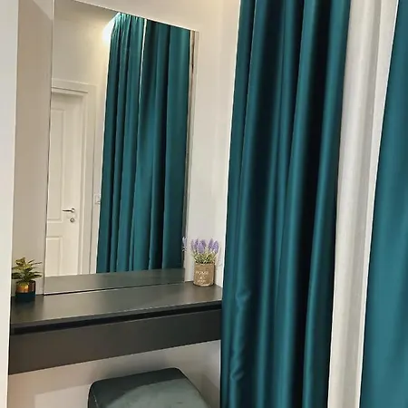 Clinton Penzion Tirana