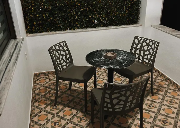 Clinton ティラナ