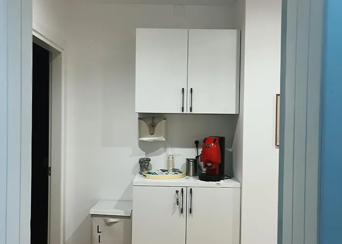 Clinton ティラナ