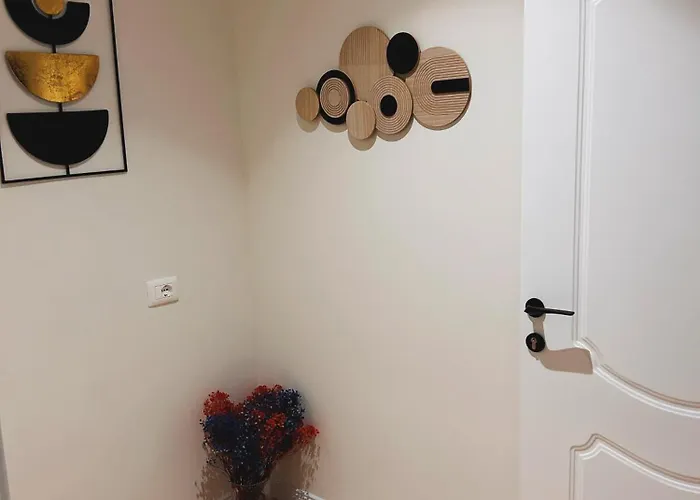 Clinton ティラナ